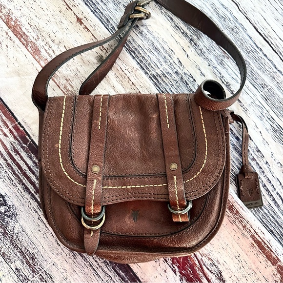 Frye Handbags - FRYE Leather Saddle Crossbody Purse